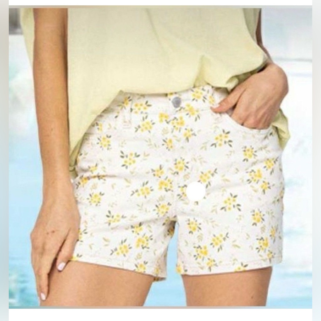 Judy Blue Stretch Mid Rise Cottagecore Charming Shorts Yellow Floral Print Sz 1x